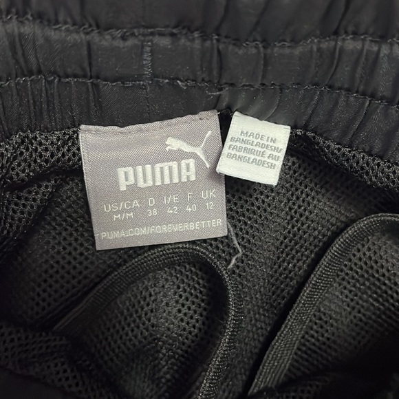 Puma black shorts  net lined Medium - Picture 2 of 5